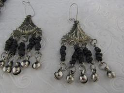 Silver Tone Matching Neckace And Earrings