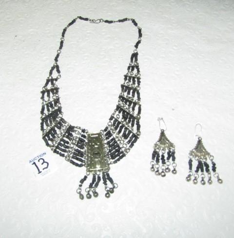 Silver Tone Matching Neckace And Earrings