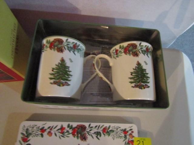 N I B Spode Christmas Tree Tin Set