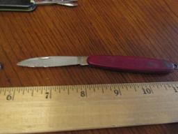 3 Small Pocket Knives