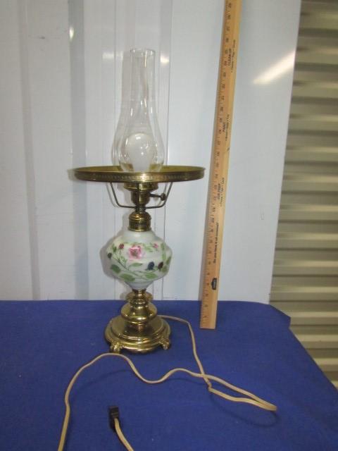 Vtg Brass And Glass Painted Table Lamp   (LOCAL PICK UP ONLY)