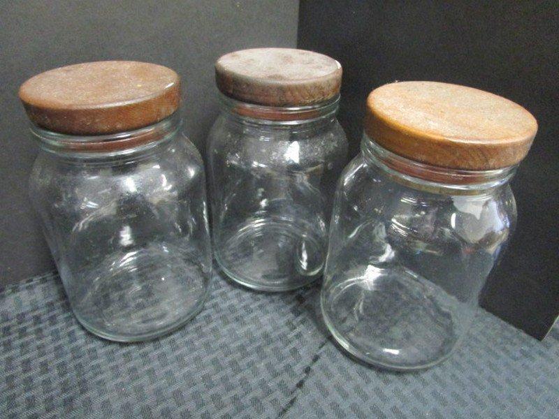 Lot - 7 Glass Mason Jars, 2 Atlas Mason Jars w/ Metal Lids