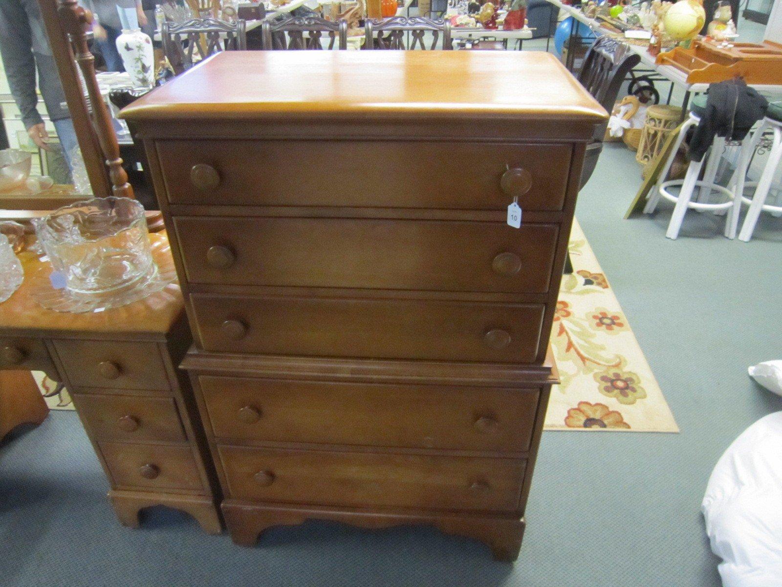 5 Drawer Dresser, Maple/Wood w/ Pulls