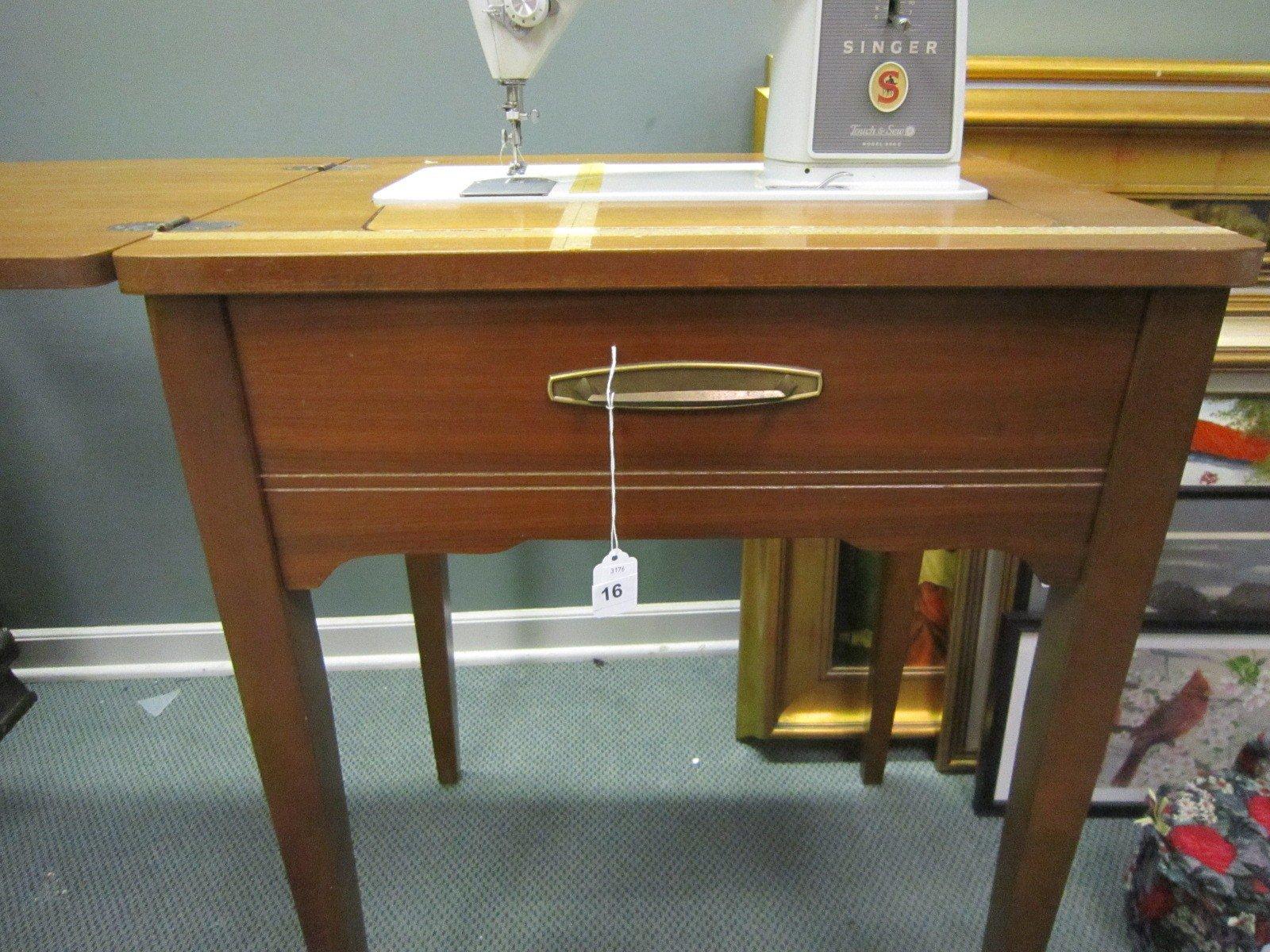 Singer Touch & Sew Sewing Machine w/ Wood Desk/Stand