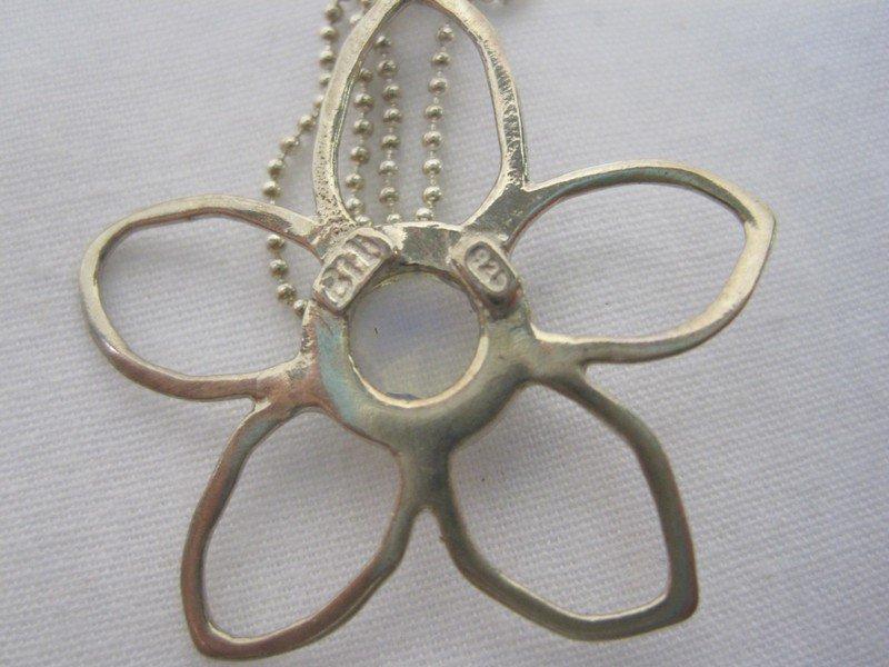 Stamped 925 Necklace w/ Bili 925 flower Pendant & Multifaceted Opalescent Center