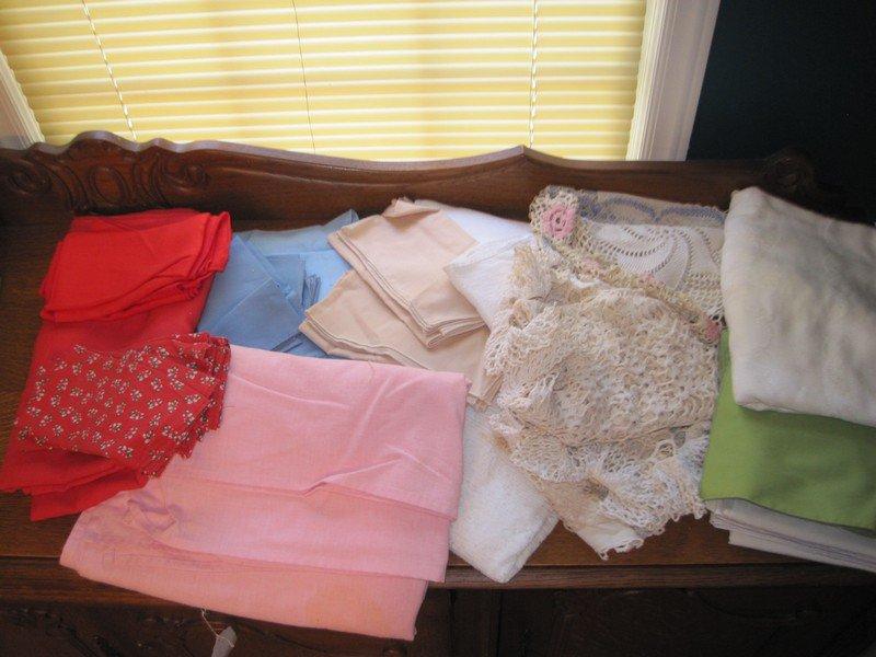 Lot - Misc. Linen Table Cloths, Napkin, Etc.