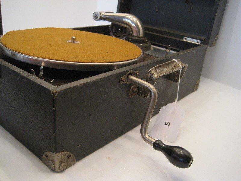 Early 1920's Victor Victrola Portable Phonograph Model VV-35 Hand Wind Crank Record Player