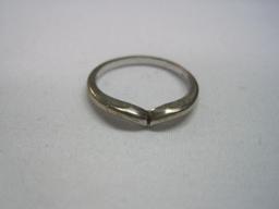14kt. White-Gold Notched Wedding Band (1.9 grams)