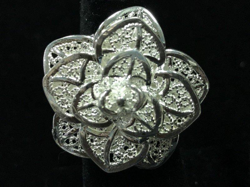 Silvertone Ring Flower