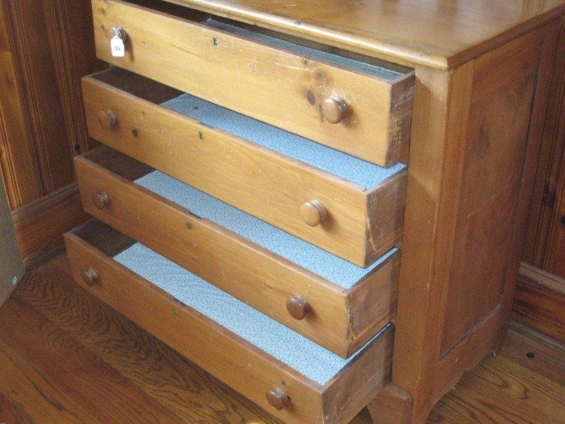 Pine Bachelor Chest w/ Dovetails Drawers & Wooden Pulls