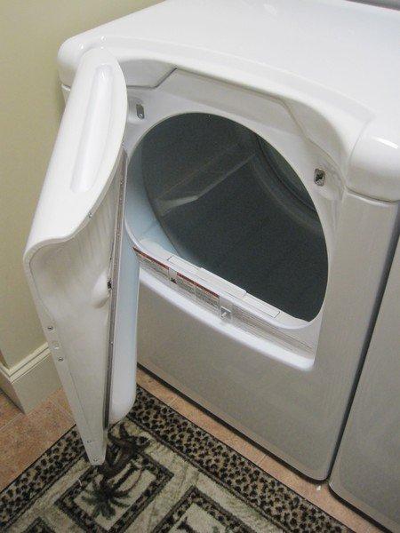 White Whirlpool Cabrio Platinum Eco Monitor Electric Dryer