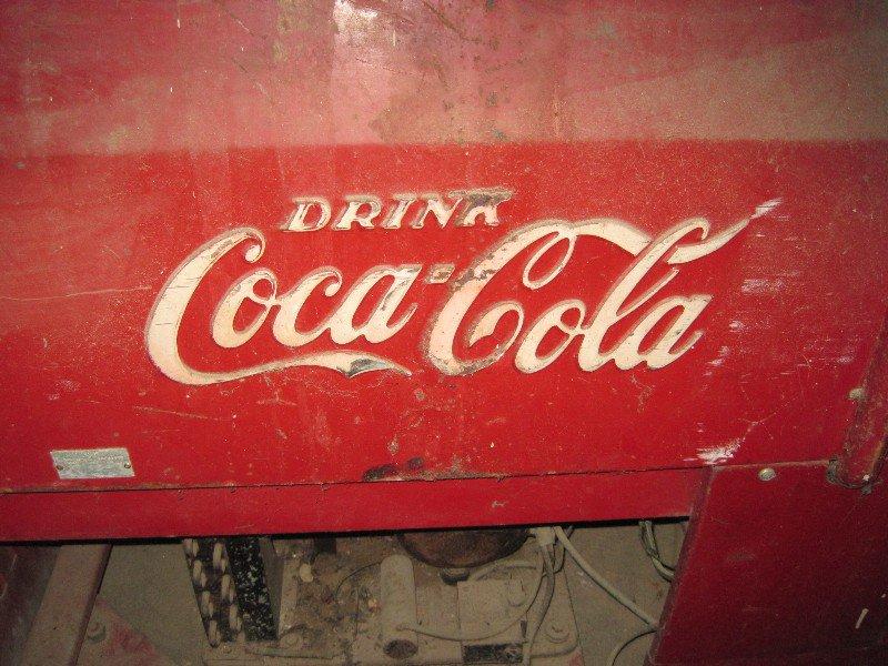 Rare Find Drink Coca-Cola Westinghouse Cooler Chest w/ Center Bottle Opener