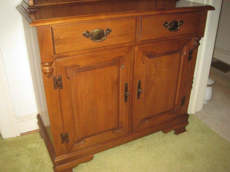 Tell City Co. Young Republic Solid Hard Maple Buffet Hutch Andover Finish, Drop Finials