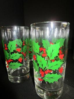 Lot - Holly Motif Glass Tumblers