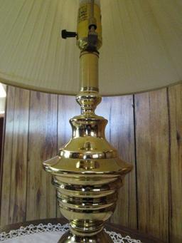 Metal/Brass Plated Spindle-Style Table Lamp w/ Shade