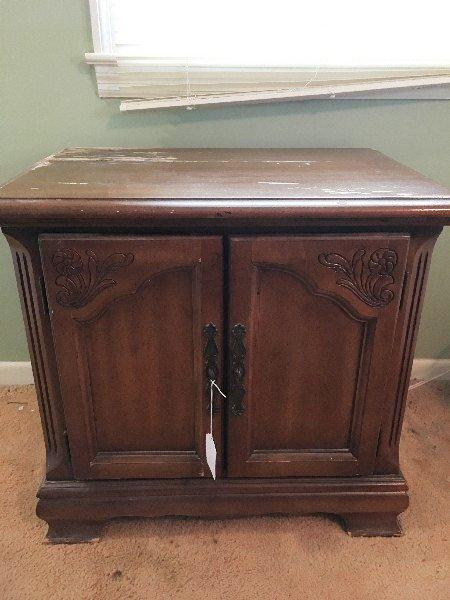 Sumter Cabinet Co. Side Table w/ Hutch Doors, 1 Inlay Shelf Carved Embellished Motif