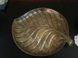 Silverplate Lot - Leaf Motif Plate 8/98 250-68-1668 on Base, 12 1/4" D Pierced Plate