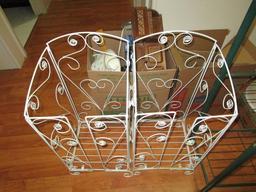Curled Motif Green 3-Tier Metal Stand Wire Metal Design