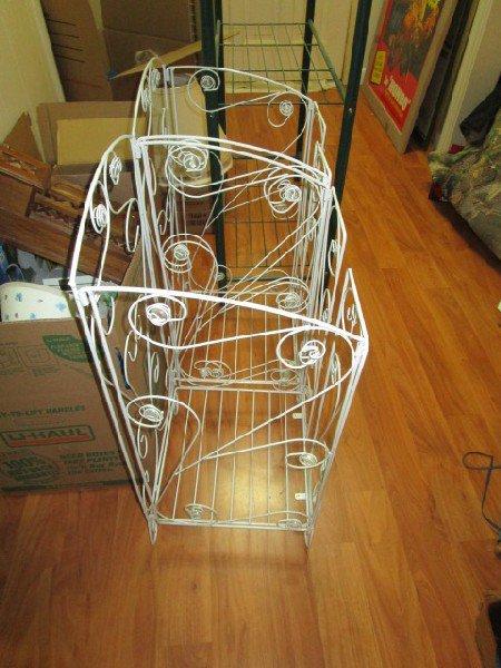 Curled Motif Green 3-Tier Metal Stand Wire Metal Design