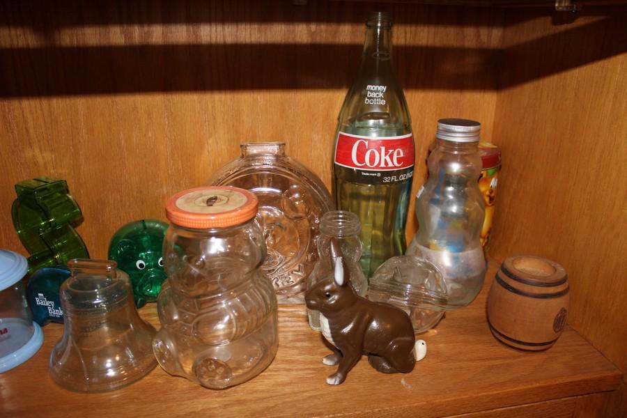 Shelf Lot - 1964 World's Fair Amer Glass, Coke Bottle, Glass Décor, Etc.