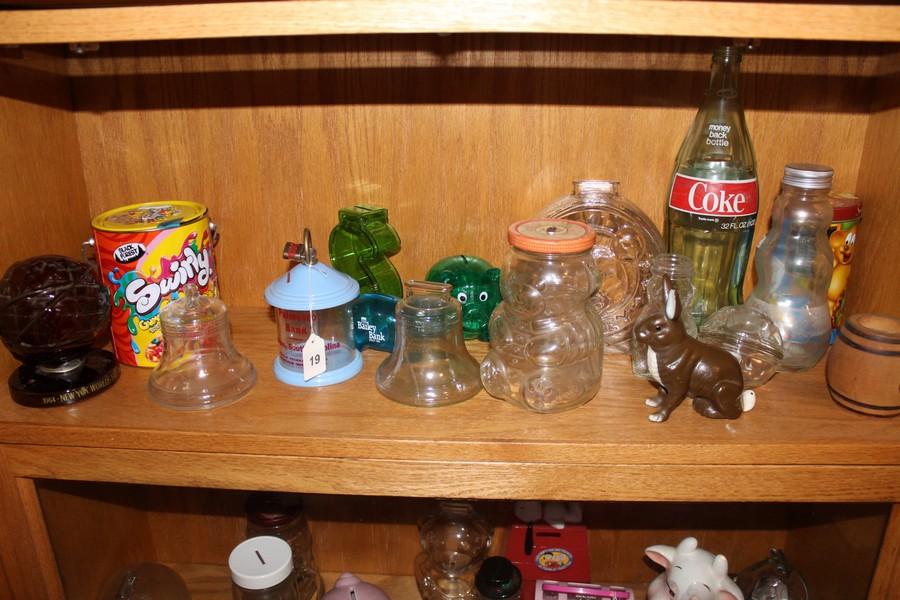 Shelf Lot - 1964 World's Fair Amer Glass, Coke Bottle, Glass Décor, Etc.