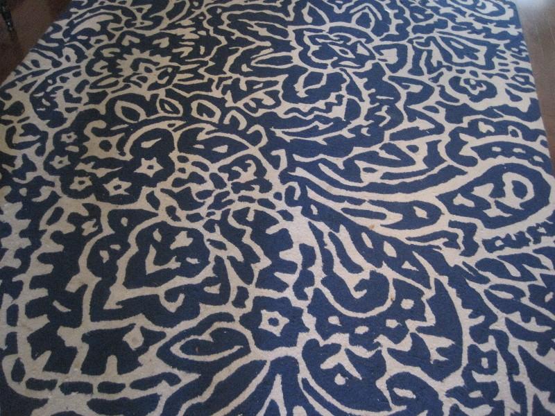 Blue/White Contemporary Pattern Rug