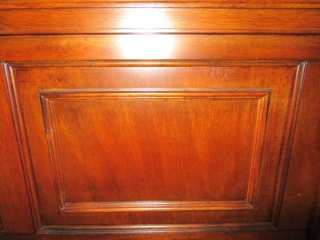 QUEEN-Wooden Mahogany Veneer Raised/Cut Panel Design Head/Foot Board Ridged Pediment