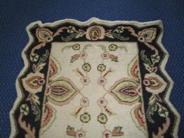 Floral/Persian Cream/Black Saw-Tooth Rim Style Runner