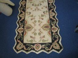 Floral/Persian Cream/Black Saw-Tooth Rim Style Runner