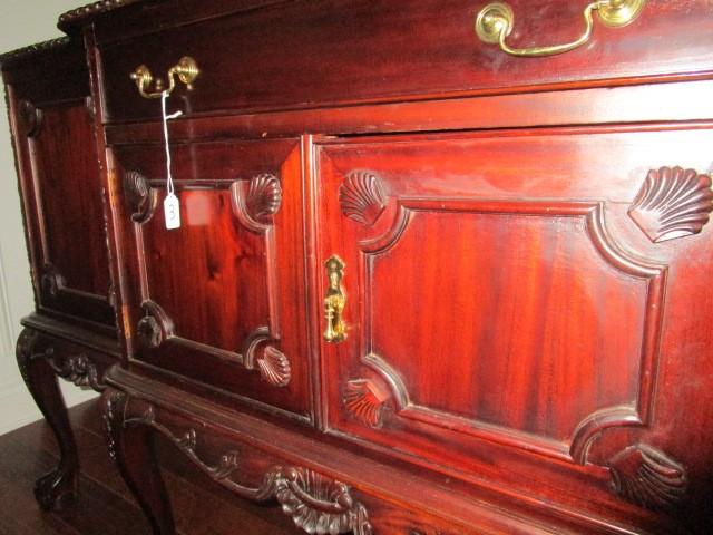 Cherry Wood Buffet Cabinet Scalloped Trim 2 Hutch Doors w/ 2 Center Hutch Doors