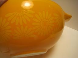 Set - 4 Pyrex Nesting Bowls Daisies on Orange