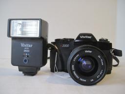 Vivitar V2000 35 mm Camera w/ Macro Focusing Zoom 35-70mm. 1:3.5-4.8 Lens & 2600 AutoFlash
