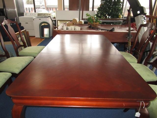 Vaughn Furniture Inc. Wooden Dining Table Extendable Top w/ 1 Leaf