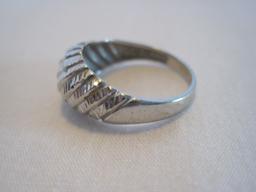 Stamped Ma 10k Ribbed Design Ladies Ring Attributed to Michael Anthony