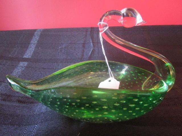 Swan Design Glass Dish Green Base/Bubble Motif