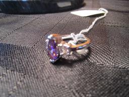 Ladies Ring Amethyst Stone w/ 2 Diamonds