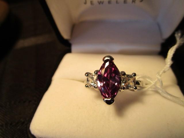 Ladies Ring Amethyst Stone w/ 2 Diamonds