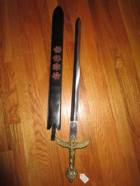 Broadsword w/ Ornate Dragon Design Brass Hilt/Handle/Pommel