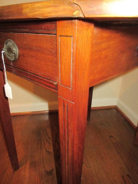 Mahogany Brandt Furniture Of Character Pembrooke Style Drop Leaf 1 Drawer End Table