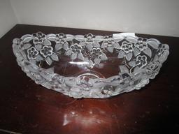 Etched Leaf/Floral Design Centerpiece Bowl Glass 10 1/2 End-End