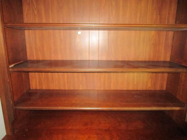 Broyhill Wooden China Cabinet Open Front 3-Tier Shelving, 2 Drawers w/ 2 Hutch Doors
