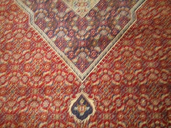 Red Ornate Pattern Floor Rug w/ Tassel