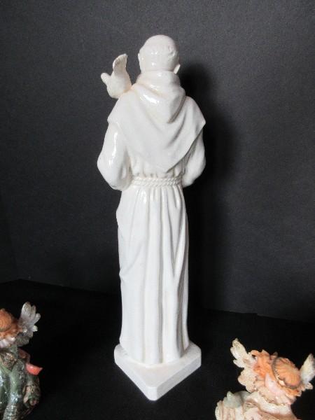 Lot - Artmark Ceramic St. Francis of Assisi Statuette 15" & 4 Resin Angelio Cherub Figurines 5"
