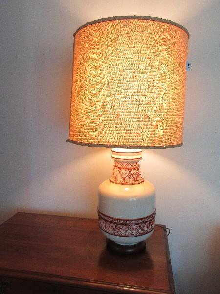 Ethan Allen Colonial Collection Porcelain Table Lamp w/ Relief Classic Band Design