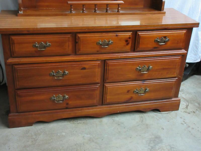 Broyhill Furniture Lenoir House Collection Knotty Pine Double Dresser