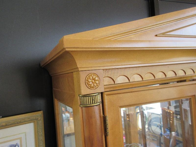 Stanley Furniture Capri Collection Style Maple Wood Tone Illuminated China Cabinet