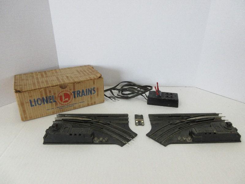 Pair - Lionel Trains No.1122 Non-Derailing, Remote Control "027" Gauge Switches