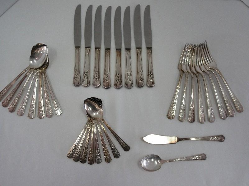 34 Pieces - William A. Rogers A1 Plus Oneida Ltd. Silverplate Flatware