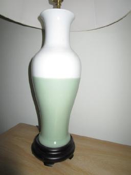 Green/White Vase Design Lamp w/ Wood Base/Shade