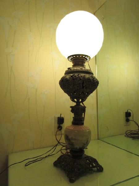 Regency Gone With The Wind Table Lamp Ornate Floral/Foliage Metal Base/Body
